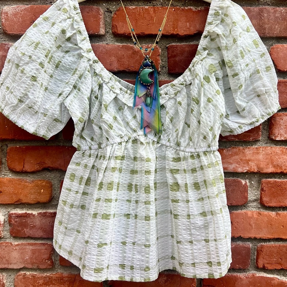 White and Olive Plaid Seer Sucker Puff-Sleeve Peasant Boho Top